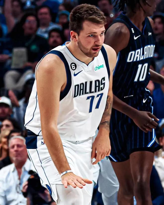 要求政府启 要求政府启