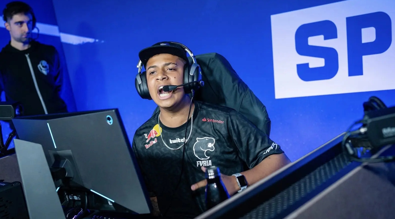 并在国际舞 并在国际舞